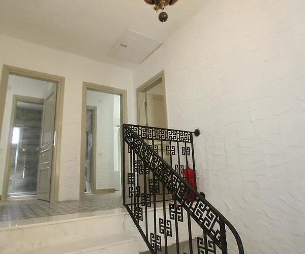 Alya Mou Butik Çeşme